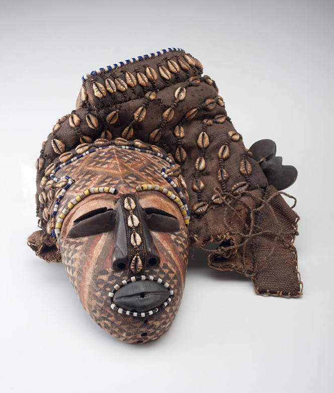 Mask with Hood (ngadi mwaash)